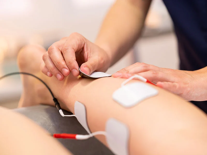 KOMBINATIONSBEHANDLUNG NEUROMUSKULÄRE ELEKTROSTIMULATION & MASSAGE